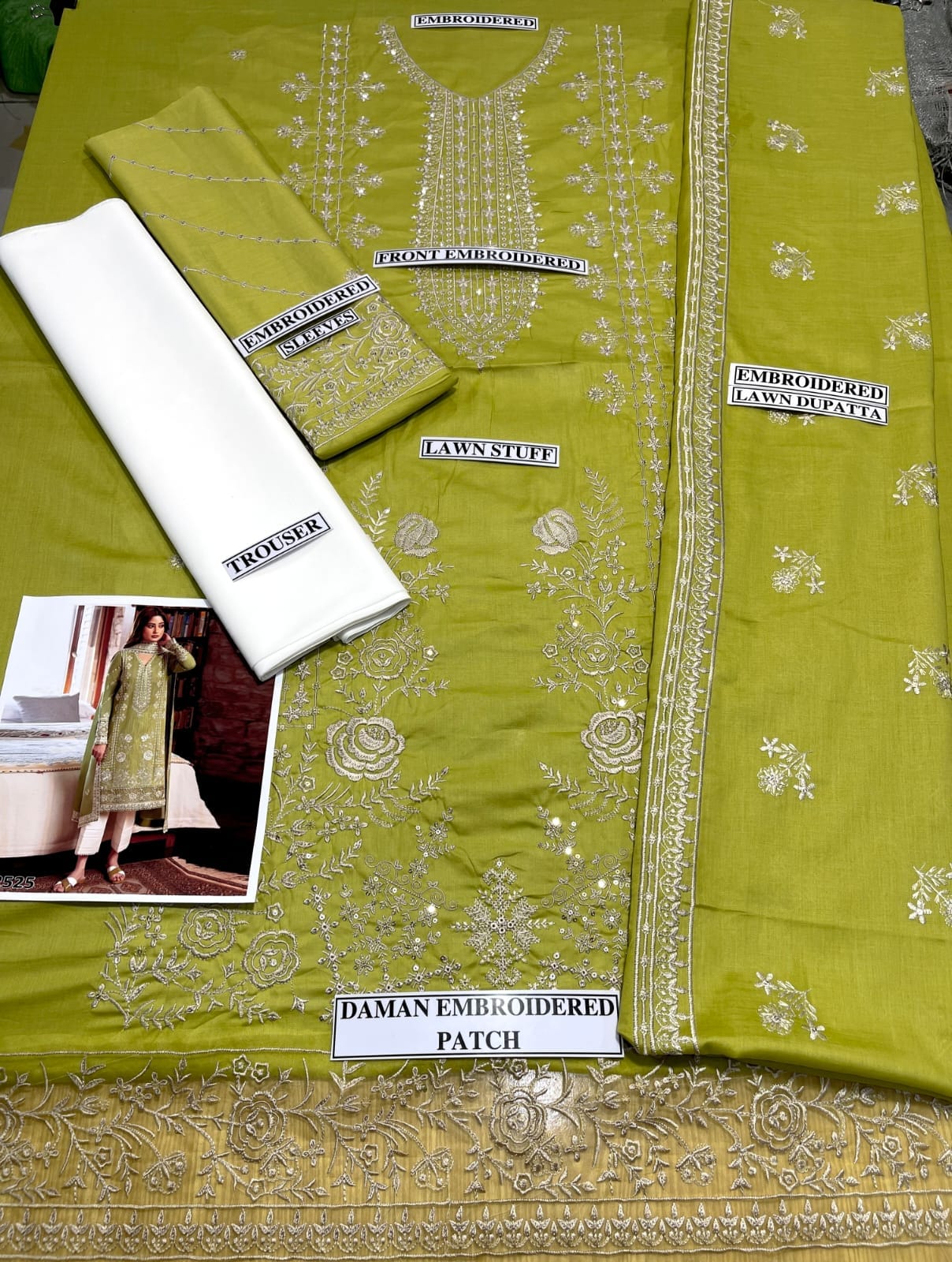 ZAHA PREMIUM LAWN ZL-2525