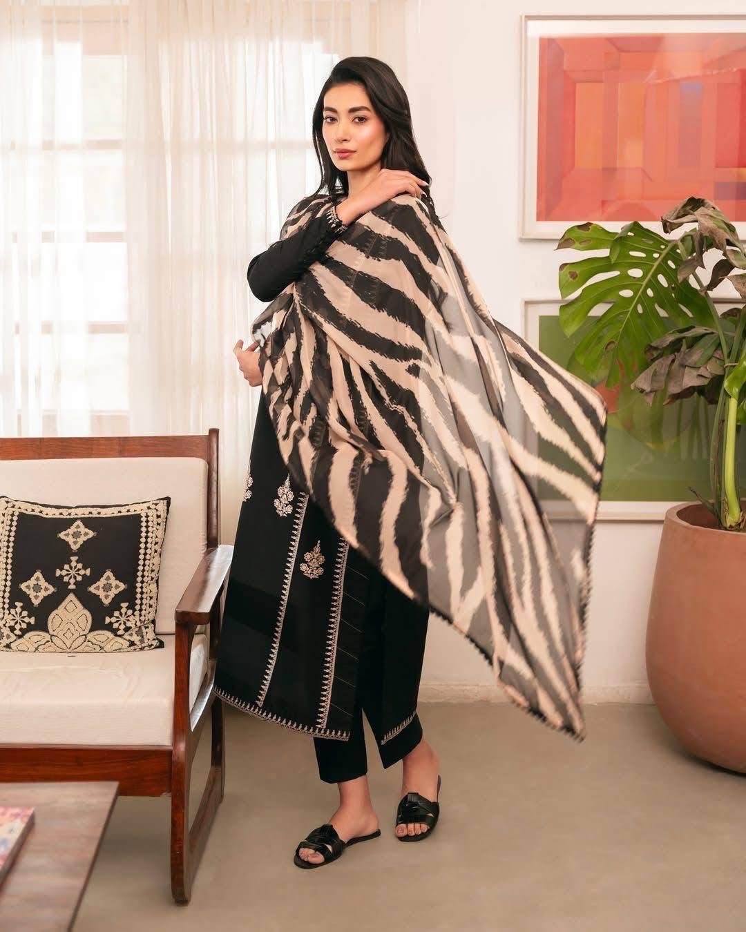 MAHAMIRA LUXURY LAWN MH-17